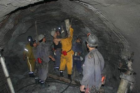 贡嘎工程爆破中的危险因素分析以及应对工程爆破危险的措施